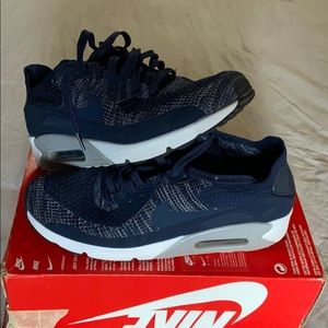 Nine Air Max 90 FlyKnit